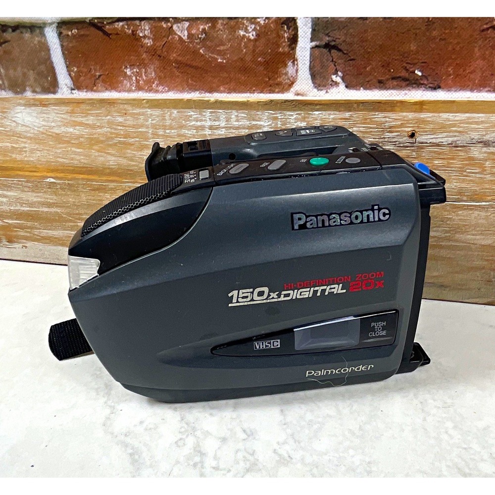 Panasonic Palmcorder PV-D301D VHS-C Camcorder 20x/150x IS Light Mic Black